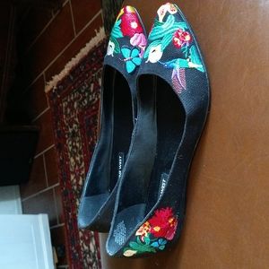 Nine West Embroidered Flats